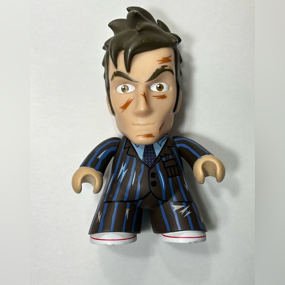 Doctor Who -  6.5” End of Time 10th Doctor Titan Vinyl Figure  ✨ - Picture 1 of 6